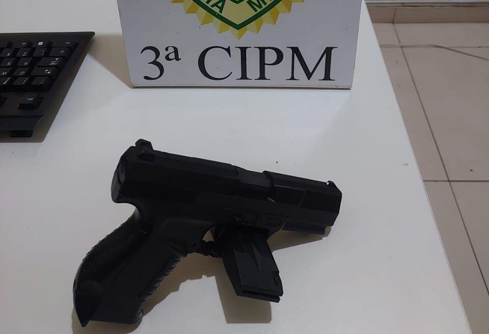 Mulher disse à Polícia Militar que foi ameaçada pelo próprio companheiro - Foto: PMPR
