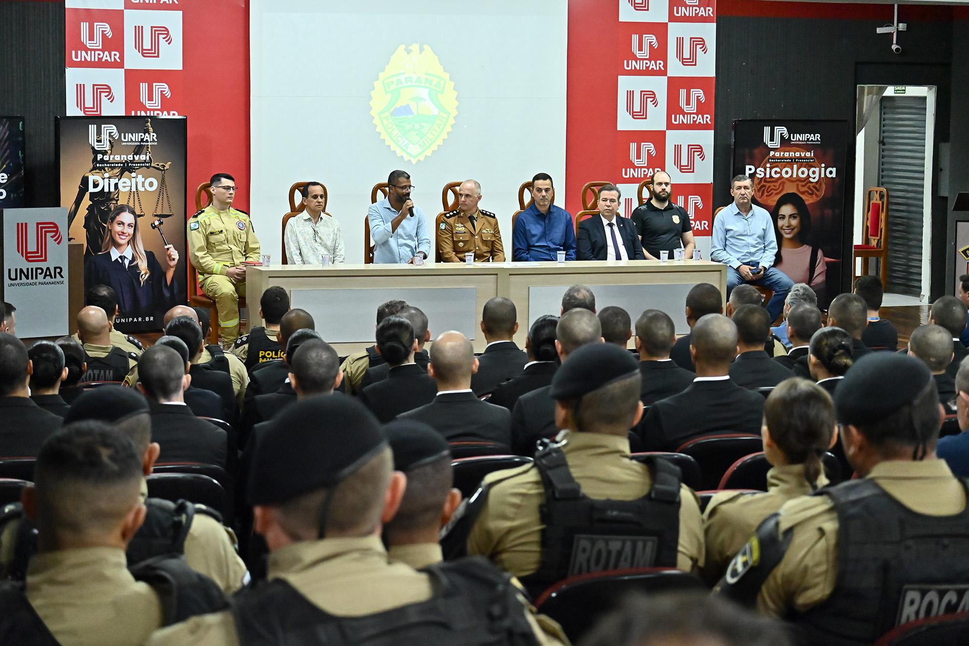 Mais de 2,5 mil novos policiais militares iniciam curso de formação para atuar nas ruas de todo o Paraná - Foto: Ivan Fuquini
