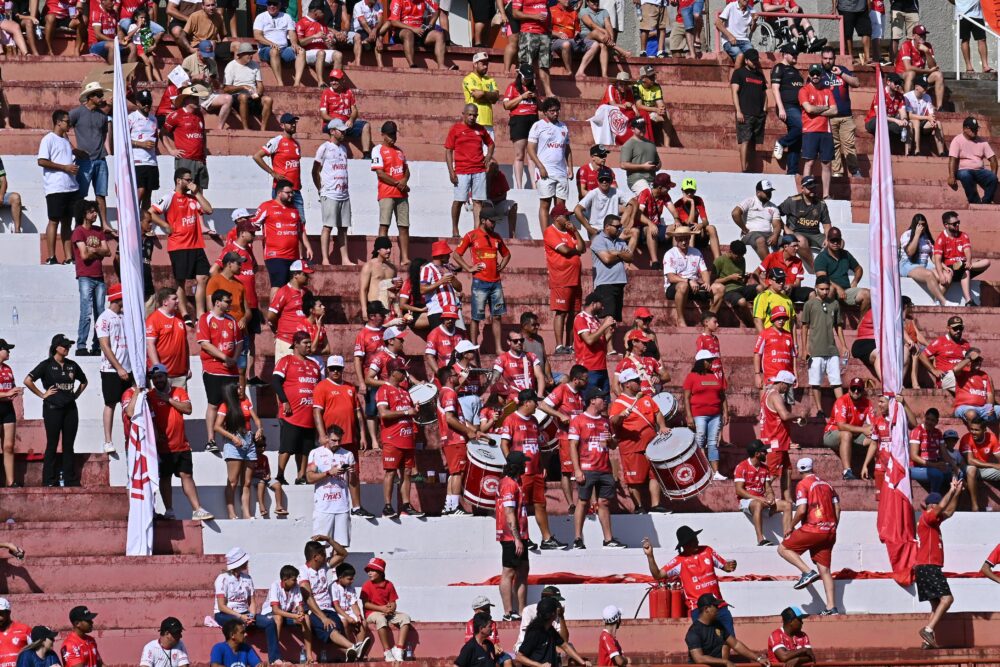 Torcida promete apoio ao time em momento decisivo - Foto: Ivan Fuquini