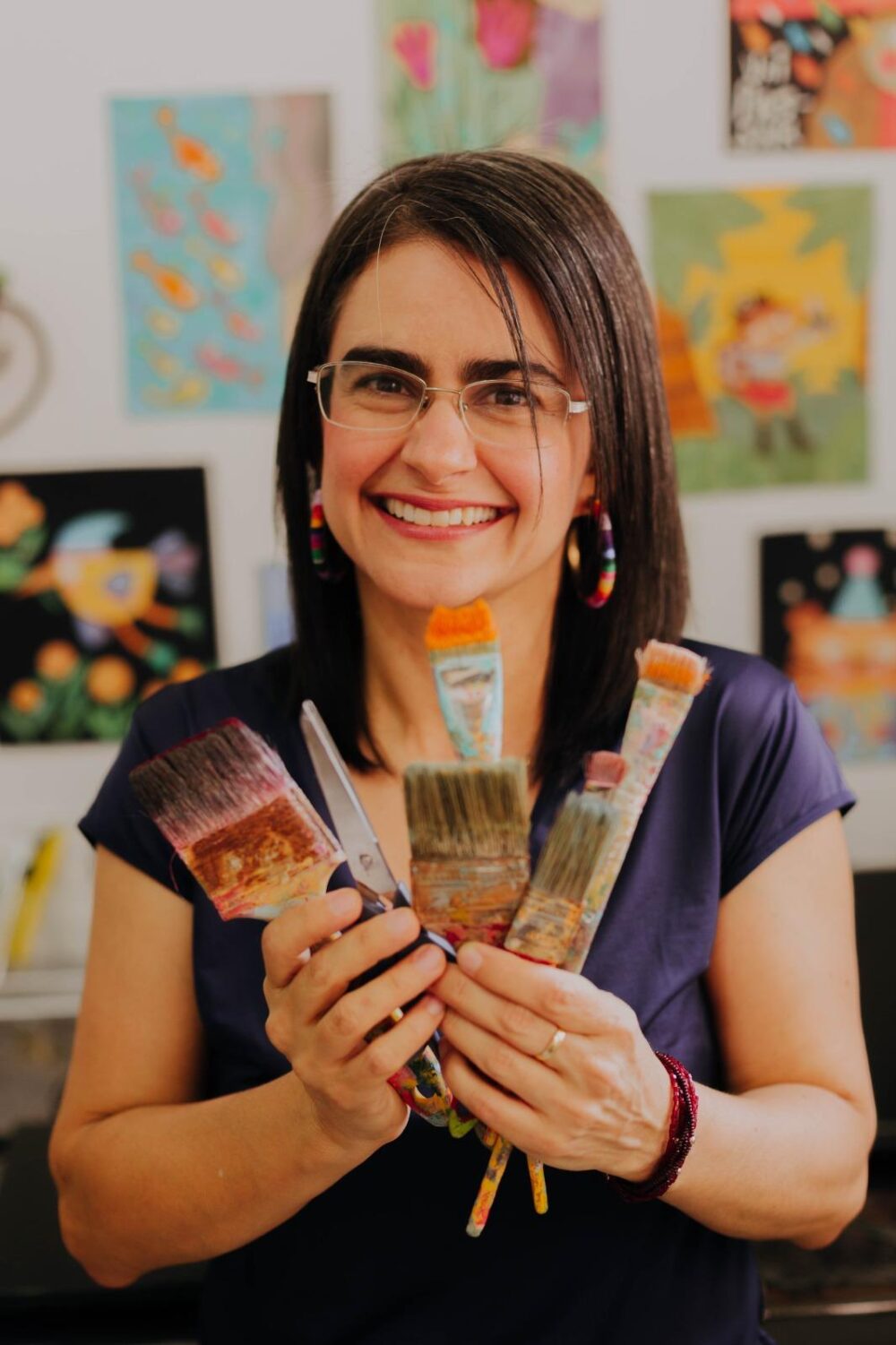 Melissa Alachev nasceu em 1974 e decidiu seguir Jesus em 1984. Ela é formada em linguística pela Unicamp e deu aulas de inglês no Brasil e no exterior por quase 20 anos. Melissa também participou da elaboração de material didático para sistemas de ensino cristãos e hoje trabalha como escritora e ilustradora de livros para crianças.
Instagram: @melissaalachev
Instagram: @editora_vida