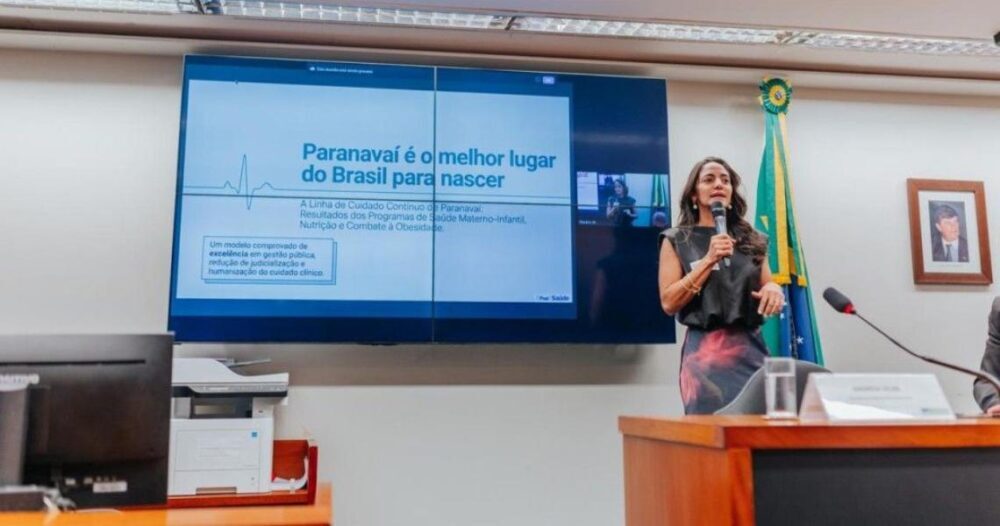 A secretaria na apresentação em Brasília