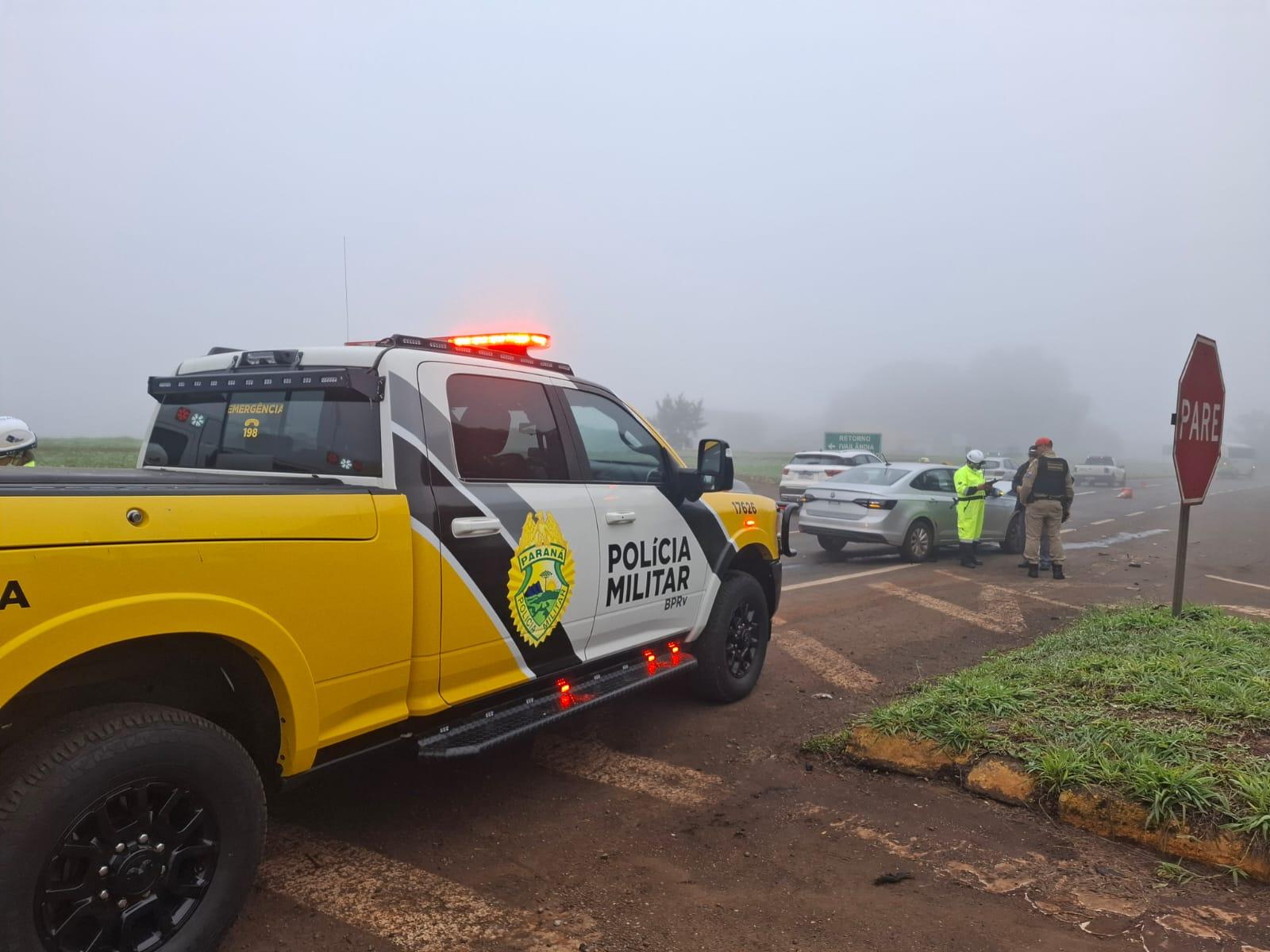 Passageira de um carro e motorista de utilitário foram levados para atendimento médico - Foto: BPRv