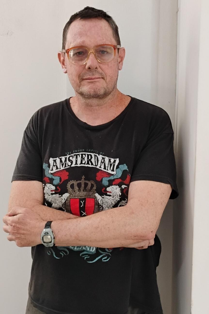 Antonio Alleoni Corrêa de Godoy é formado em Física pela Unesp, artista gráfico e autor dos livros Visões de Redenção (sobre o Imperador Romano Constantino que deu liberdade de culto aos cristãos em 313) e 100 anos da Paulista: uma história de amor (uma HQ sobre a estação de trem que mudou sua cidade natal). Fez curso de Teologia com os Franciscanos Capuchinhos, além de cursos de Parapsicologia e Religião com Oscar Quevedo. 
Redes sociais: Instagram: @antonioalleoni; TikTok: @antonio.alleoni; Facebook: Antonio Alleoni; Behance: Antonio Alleoni; Linkedin: Antonio Alleoni Corrêa de Godoy