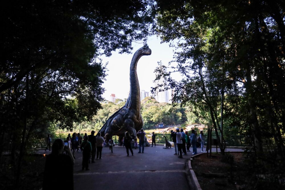 a8407ad3-96c3-4098-84e7-0ae5d89a035d Atração reúne mais de 40 réplicas de dinossauros e outros animais pré-históricos