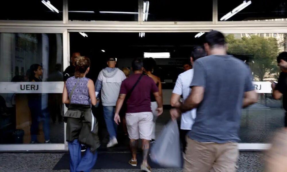 Estudantes devem fzer a consulta para confirmar a situação
foto: Tânia Rêgo/Agência Brasil