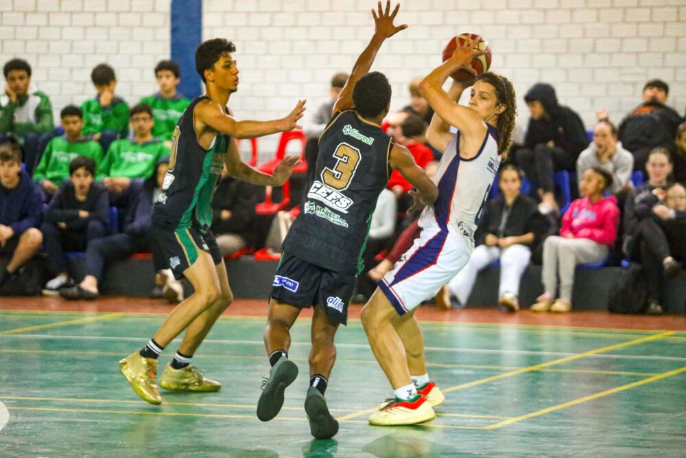 Jogos movimentam jovens de todo o Paraná
Foto: SEES
