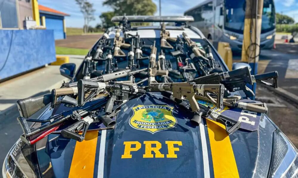 Maior apreensão de fuzis da história da PRF aconteceu no Paraná