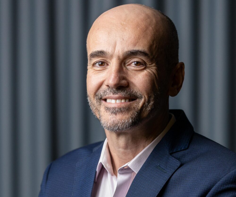 Pedro de Medeiros é filósofo graduado pela Universidade Presbiteriana Mackenzie, engenheiro mecânico pela PUC e pós-graduado em Gestão de Pessoas. É autor do livro "Escolhas - Uma Visão Realista" - Ed. Alta Books
Nota: Em respeito à legislação eleitoral vigente, esclareço que não sou candidato a qualquer cargo eletivo nas eleições de 2026.