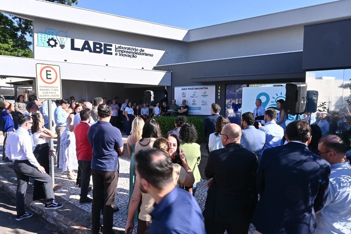Inauguração teve presença de autoridades e parceiros de Paranavaí   Foto: Ivan Fuquini