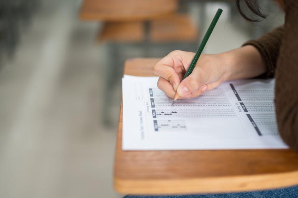 Proposta seria garantir aulas gratuitas como preparação para o Exame Nacional do Ensino Médio
Foto: Reprodução/internet