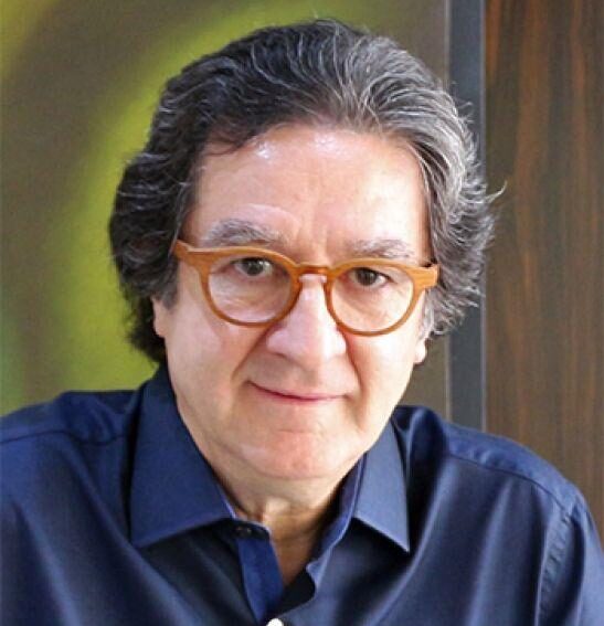 Ricardo Viveiros, jornalista, professor e escritor, é doutor em Educação, Arte e História da Cultura (UPM); membro da Academia Paulista de Educação (APE) e conselheiro da Associação Brasileira de Imprensa (ABI); autor, entre outros livros, de A vila que descobriu o Brasil, Memórias de um tempo obscuro e O sol brilhou à noite. Apresenta, aos domingos às 7 horas (da manhã), na TV Cultura, o programa “Brasil, mostra a tua cara!”.