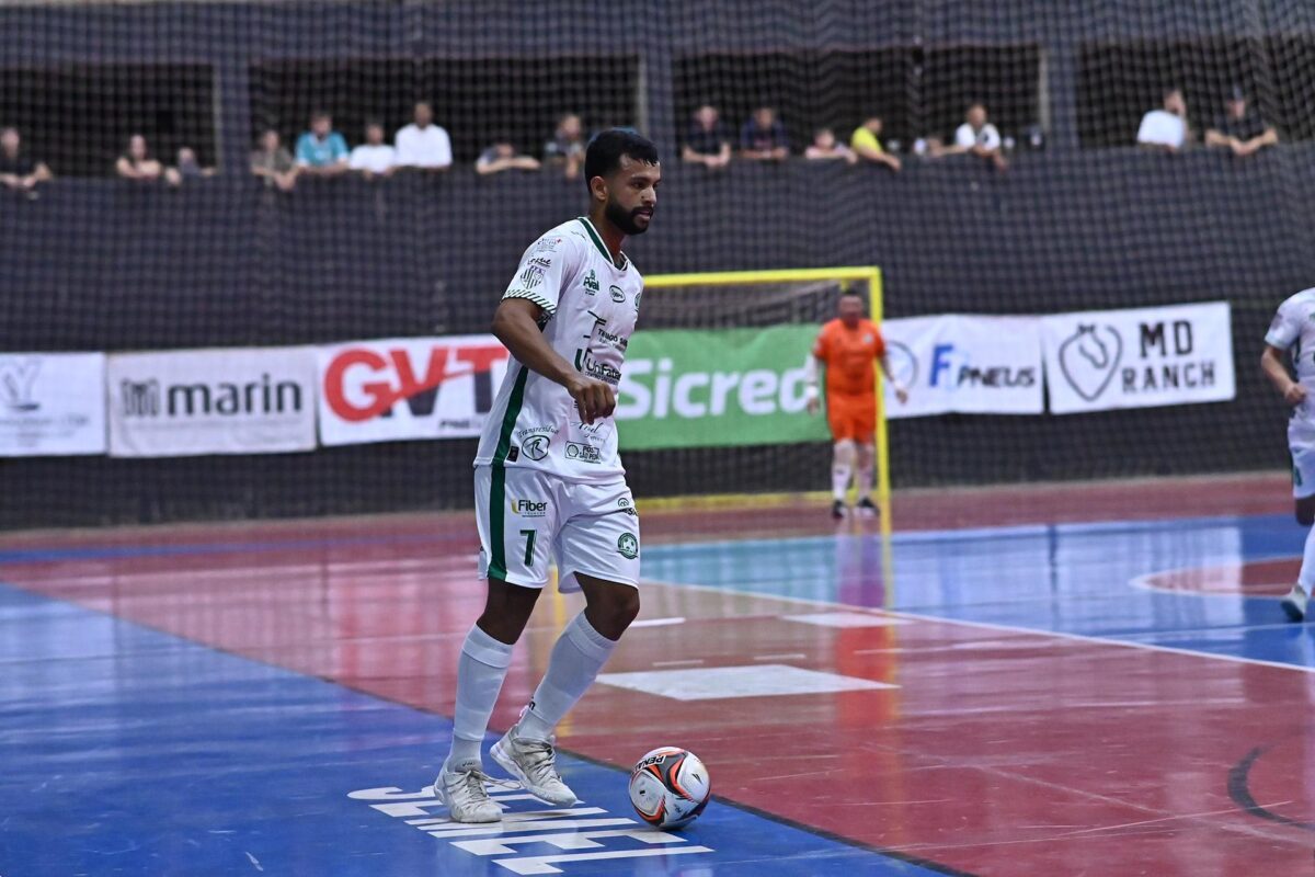 Feltrin em ação pela São Lucas na Série Bronze do Paranaense   Foto: Ivan Fuquini
