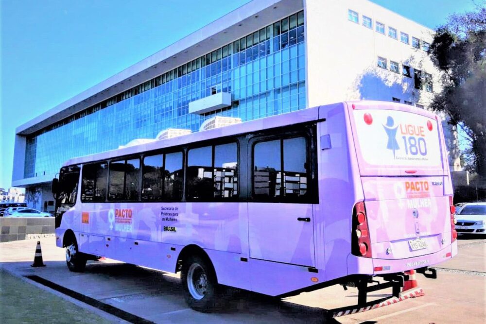 s-ônibus Ônibus Lilás permanecerá à disposição da população, oferecendo orientações sobre os direitos das mulheres
Foto: Divulgação