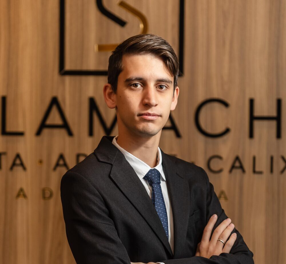 Gabriel Gravena é advogado (OAB/PR nº 127.626), bacharel em Direito pela Universidade Estadual de Ponta Grossa, pós-graduando em Direito Tributário pela Pontifícia Universidade Católica de Minas Gerais (PUC Minas) e membro do IBDT Jovem – Instituto Brasileiro de Direito Tributário
Foto: Divulgação