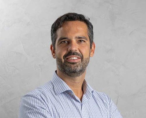 Daniel Mazza é especialista em Gestão Patrimonial Familiar, sócio-fundador da MZM Wealth e com experiência no mercado financeiro brasileiro e internacional. Possui a certificação CFP®️ (Certified Financial Planner) e atua há mais de 10 anos em Planejamento Financeiro, Consultoria de Investimentos, Proteção Familiar, Planejamento Sucessório e Tributários
Foto: Divulgação