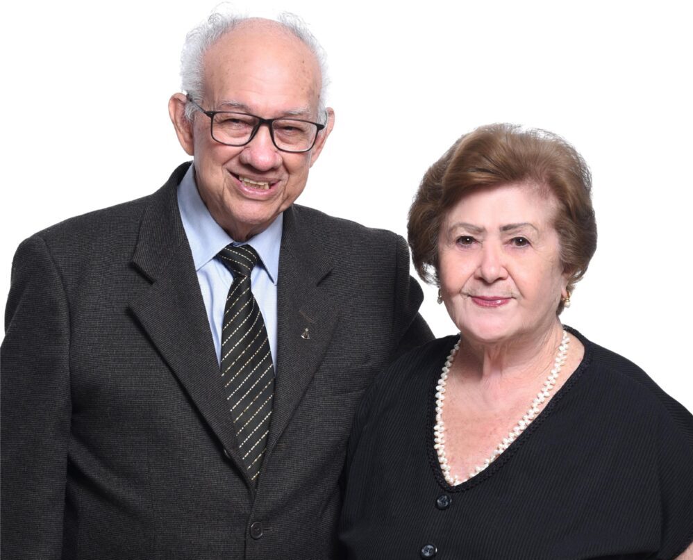 Drº LUCIANO JOÃO TEIXEIRA XAVIER
Drª ARLETE ANTONIA BRUNHOLI XAVIER 
Escritório Xavier & Brunholi 
Rua Paraíba, 1.880
9991-0261
Paranavaí - PR