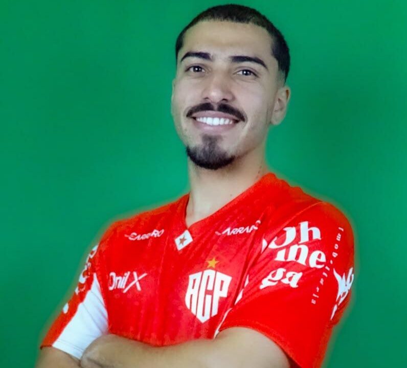 Contrato do Varolo é válido até o fim da Série A do Paranaense 
(Foto: Fernanda Salermo)
