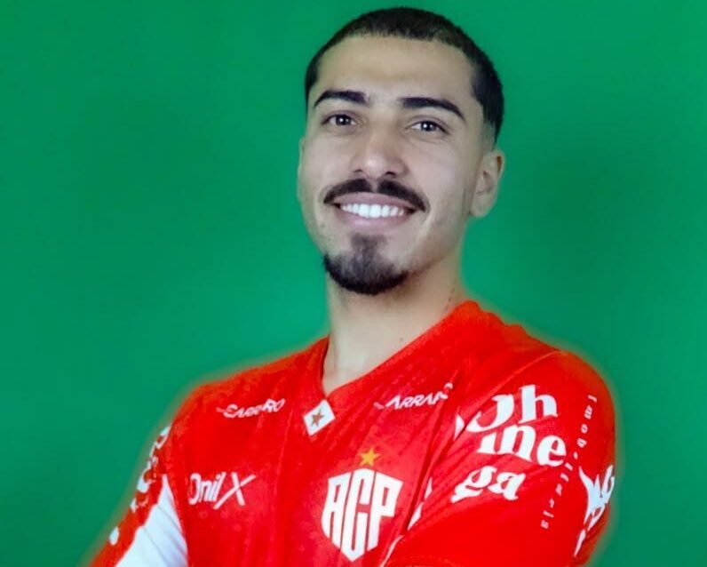 Contrato do Varolo é válido até o fim da Série A do Paranaense 
(Foto: Fernanda Salermo)