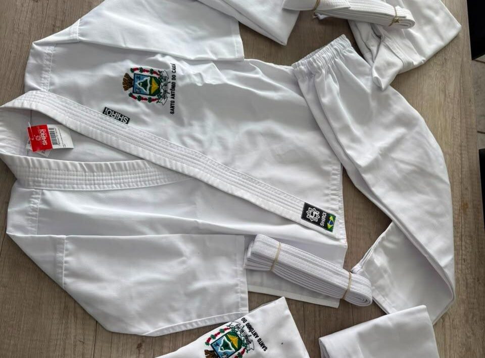 Uniformes serão utilizados por crianças do município
