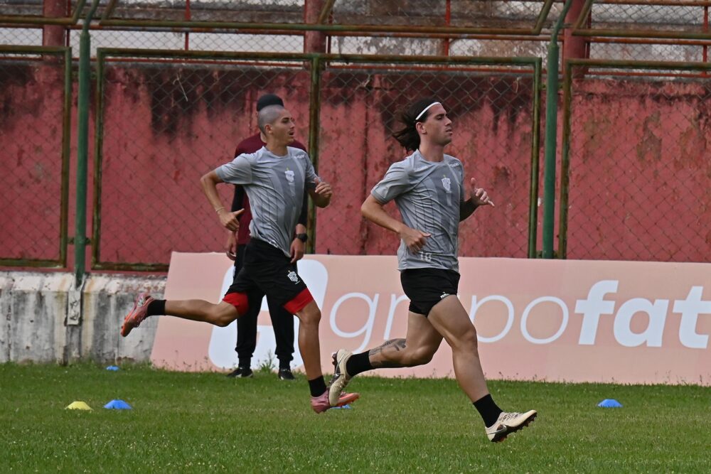 ACP teve sete semanas de preparação para a Copa Paraná
(Foto: Ivan Fuquini)