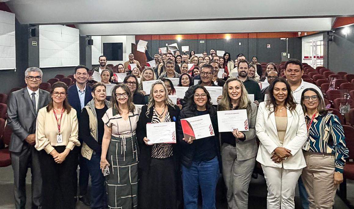 Participantes do evento nesta terça-feira em Paranavaí