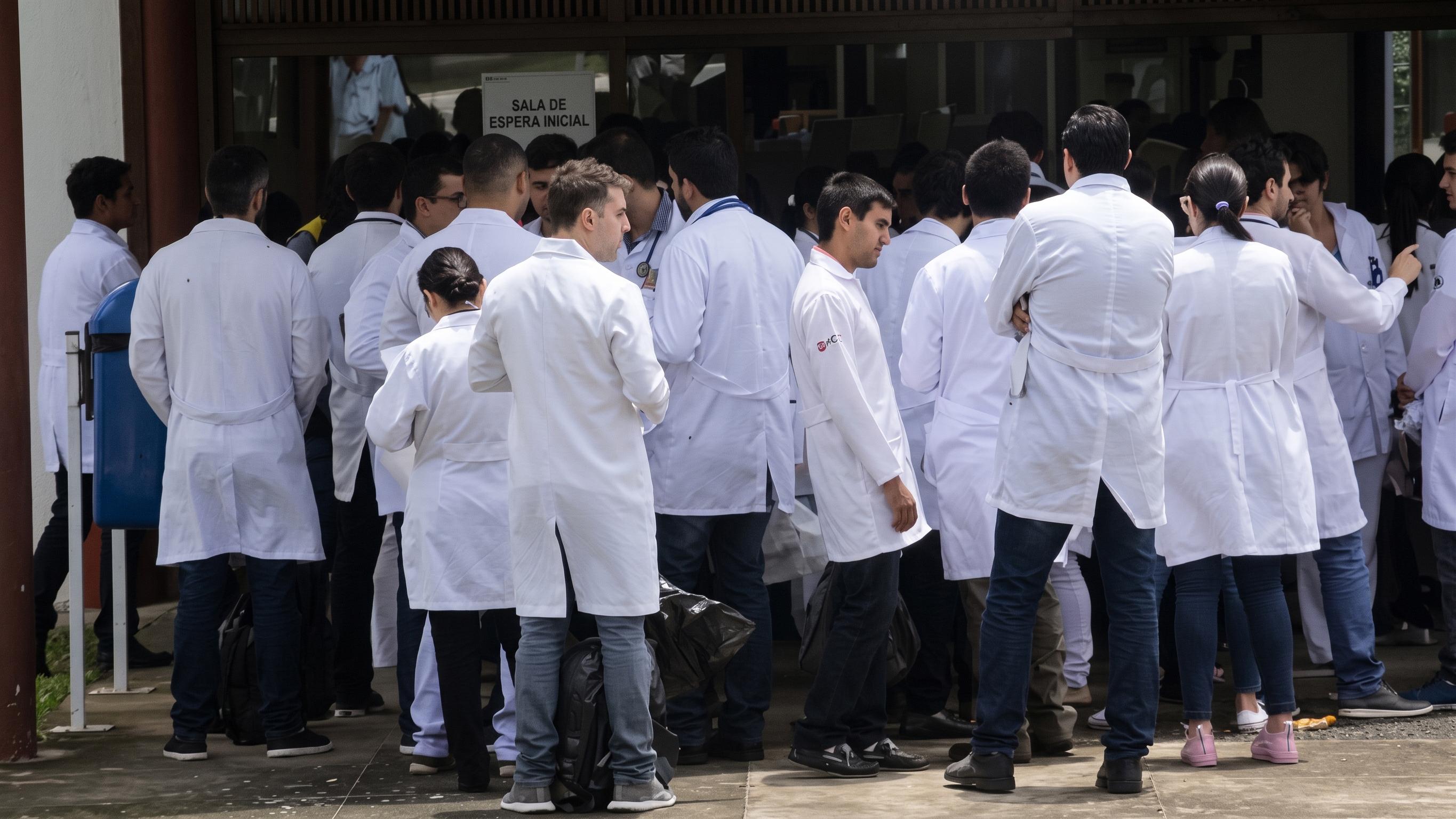 Profissionais devem ficar atentos aos prazos
Foto: Marcello Casal Jr/Afgência Brasil