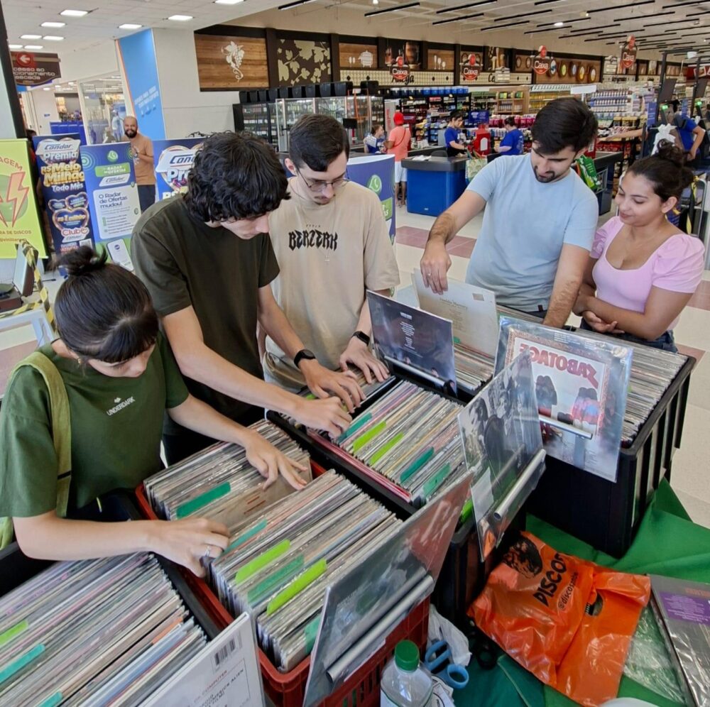 Vinil ganha espaço e mobiliza apreciadores