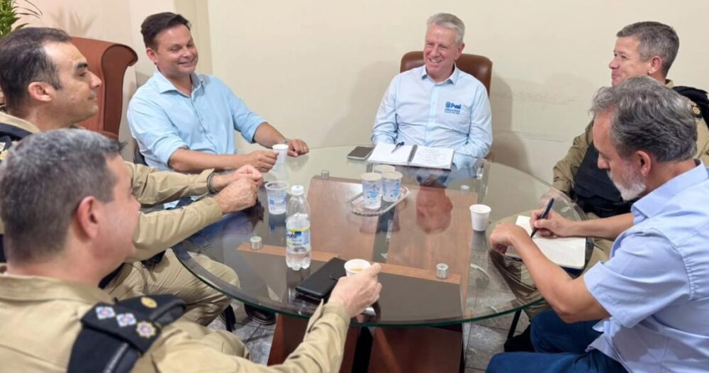 Reunião no gabinete da Prefeitura