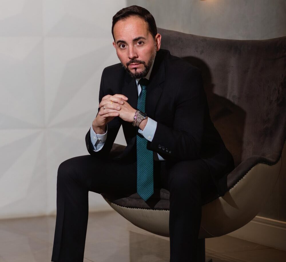 Thiago Savian é diretor comercial da Unifisa Administradora Nacional de Consórcios e sócio-fundador da Fisa Locadora. Formado em Direito pela Universidade Paulista (UNIP), possui extensão em Gestão de Empresas pela PUC-SP e MBA em Marketing Digital