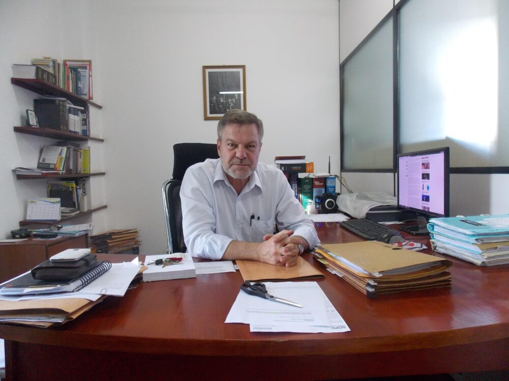 Gilberto Kieling é advogado civilista, professor de literatura brasileira e latino-americana e autor de “O Labirinto da Classe Média”