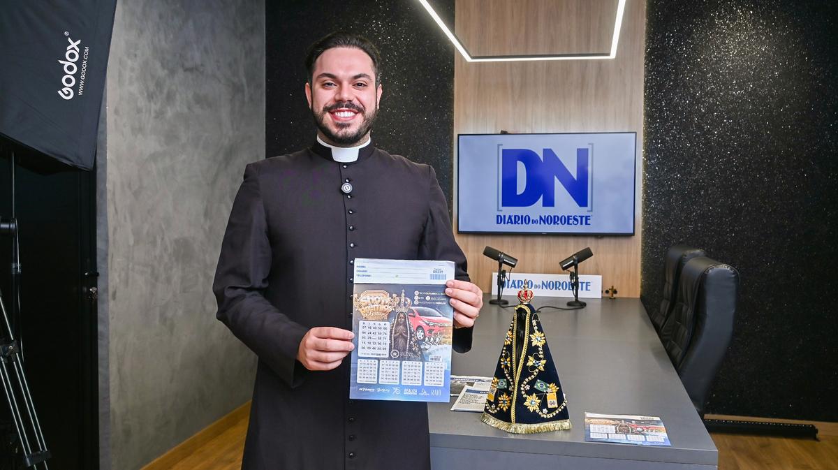 Padre Matheus, pároco da Igreja Nossa Senhora Aparecida