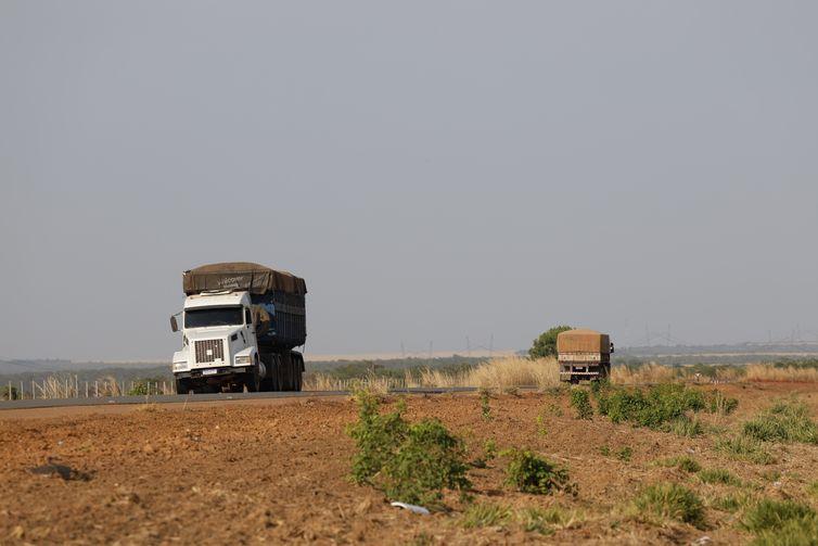 Segmento de caminhões cresceu 2,51% na comparação com agosto e 2,65% sobre setembro de 2025
Foto: Fernando Frazão/Agência Brasil