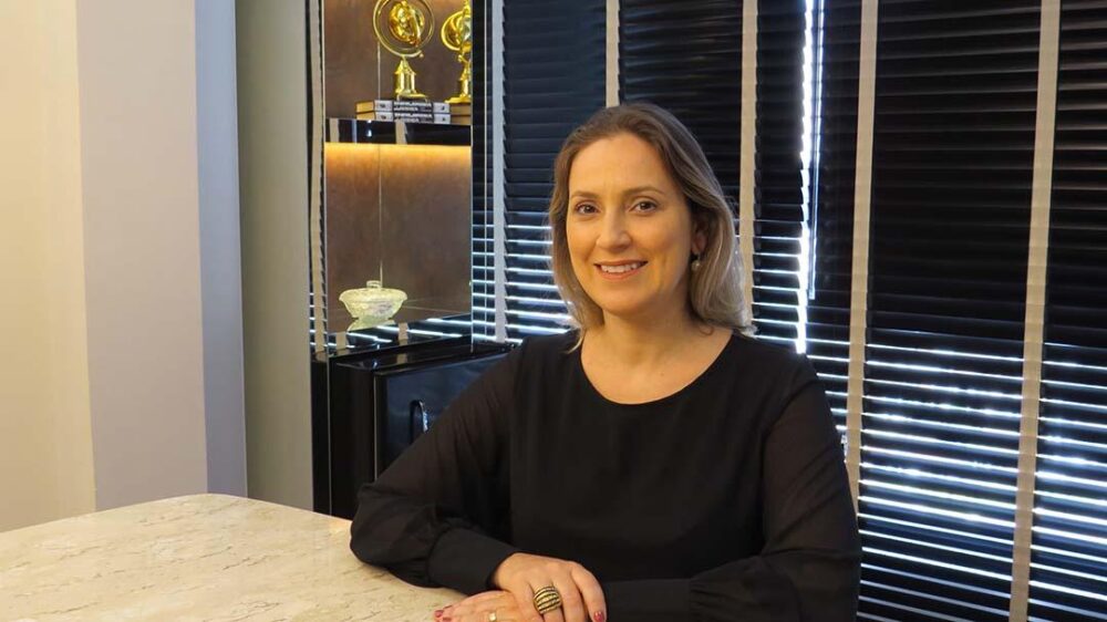 A advogada Glauce Fonçatti, especialista em direito do trabalho