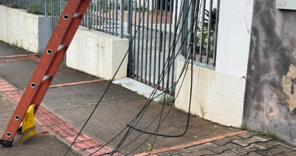 Fios estão sendo retirados das vias públicas