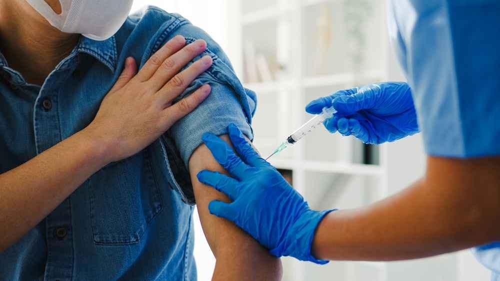 Médica pneumologista detalha cuidados e grupos de risco para vírus respiratórios no Paraná; vacinação em dia protege a saúde