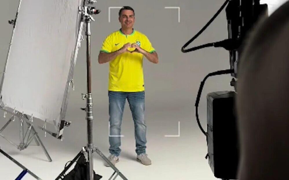 O senador Flávio Bolsonaro terminou o primeiro turno na liderança
Foto: Reprodução Instagram