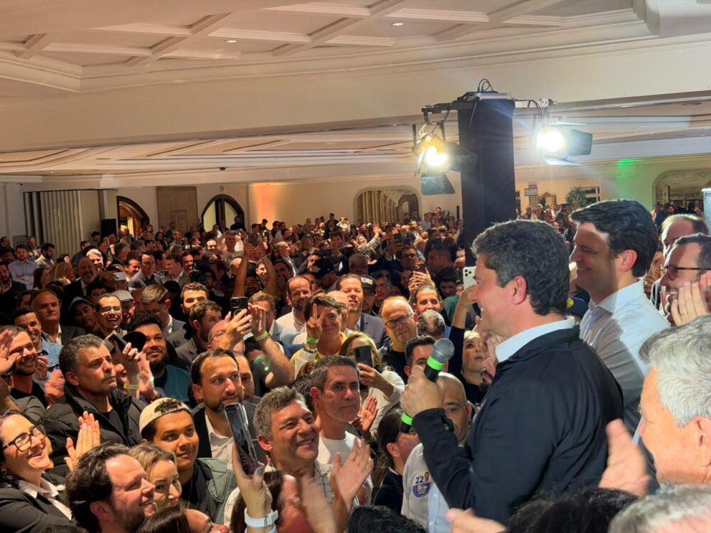 Autoridades eleitas e lideranças de todo o Paraná