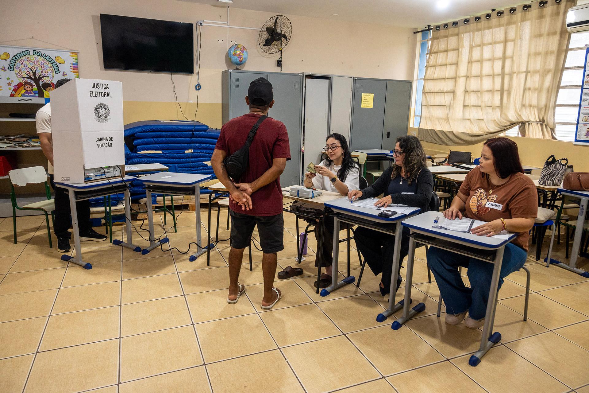 Eleições (2)