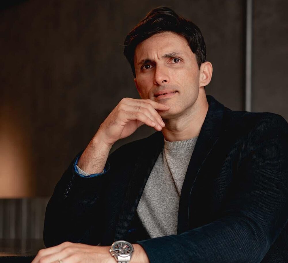 Bruno Rosa é engenheiro eletricista e Managing Director da Domperf High Performance, empresa de treinamento de alto desempenho profissional e consultoria empresarial. Há mais de uma década dedica-se ao estudo da neurociência e do comportamento, desenvolvendo metodologias práticas aplicadas ao ambiente corporativo. domperf.com.br