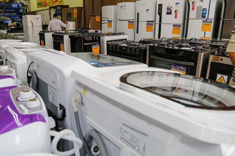 Atividade do comércio tem alta de 3,5% no primeiro semestre de 2024