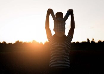 Comércio de rua e shoppings centers disputam consumidores